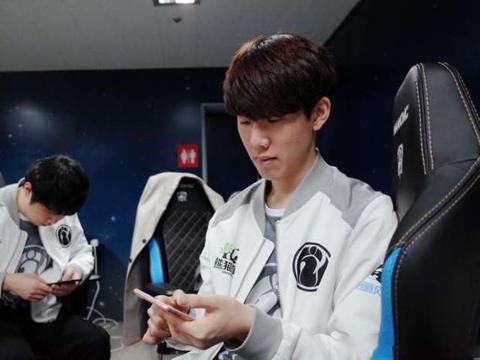 s1mple 效应 — 超过80万观众收看了IEM Dallas 2025的首场比赛