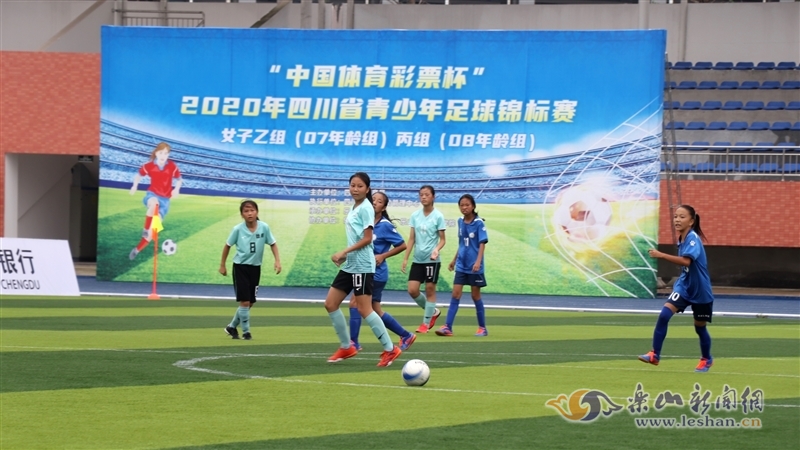 许尔策勒：单防哈兰德是防不住的，我们得依靠整体