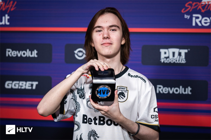 团队一无法战胜团队二 + 青训？唐圆被送给了 Royal Never Give Up ，输给了 LGD.Y ，遭遇了两连败。