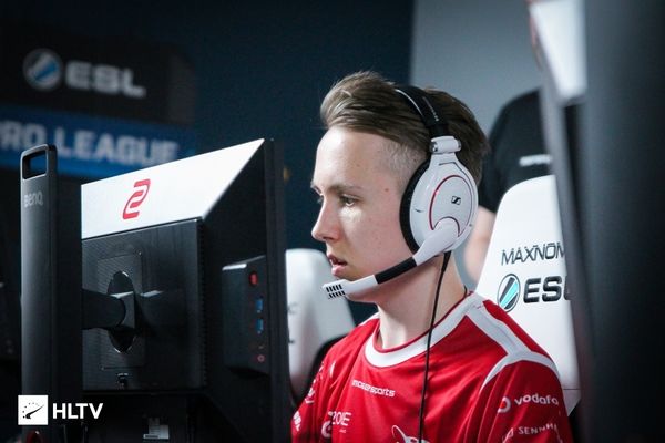 实力超群，DK六战全胜，成第四支S赛全胜出线队伍